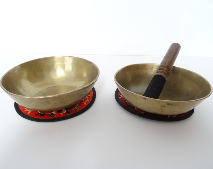 pair of Antique Manipuri Tibetan Himalayan Singing Bowl Hand Made Meditation Sound Therapy Healing Temple Sounds