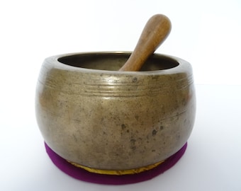Antique Ancient mani Tibetan singing bowl Himalayan meditation sound therapy healing buddhism Note G5