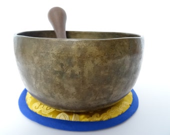Large Antique 7.5" Thadobati Tibetan Singing Bowl Hand Hammered Himalayan Note A#3