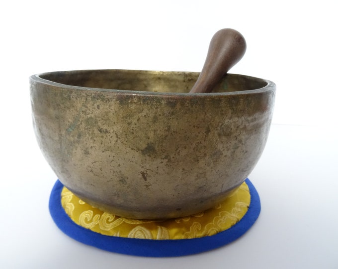 Large Antique 8" Thadobati Tibetan Singing Bowl Hand Hammered Himalayan Note C4