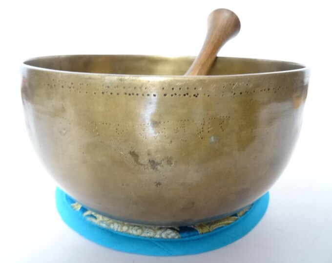 Antique Thadobati Tibetan Singing Bowl Hand Hammered Himalayan Meditation Sound Therapy F#3