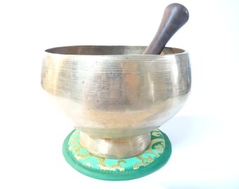 Antique old vintage Naga pedestal Tibetan singing bowl meditation Himalayan sound therapy healing buddhism Note B3