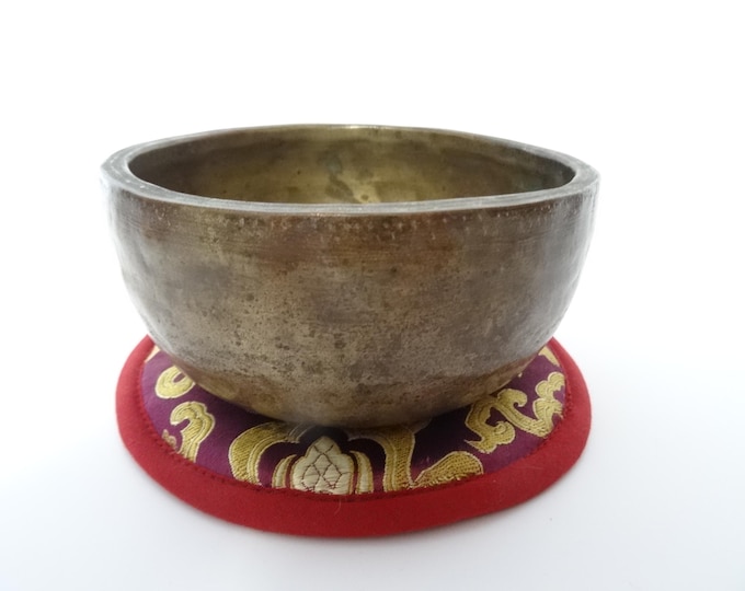 Antique, Ancient, Thadobati Cup, Tibetan Singing Bowl, Hand Hammered Himalayan, Note G5 777Hz Sound Healing