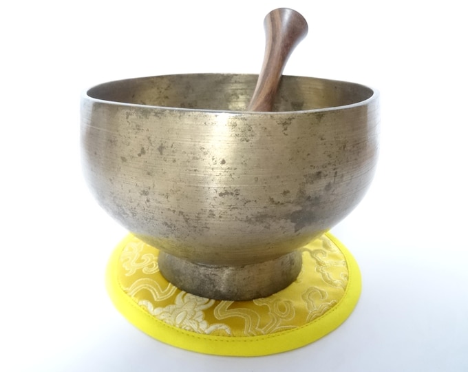 Antique Naga Pedestal Singing Bowl: Himalayan Sound Therapy, Note C#4