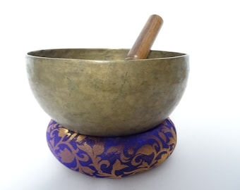 Antique Tibetan Singing Bowl | Large Jambati 7.5" | Hand Hammered | Himalayan Meditation | Sound Therapy | Healing Yoga | Note D3