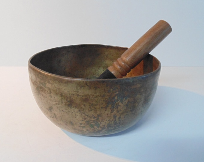 Antique old vintage Thadobati singing bowl meditation sound therapy healing buddhism Note G 3rd octave