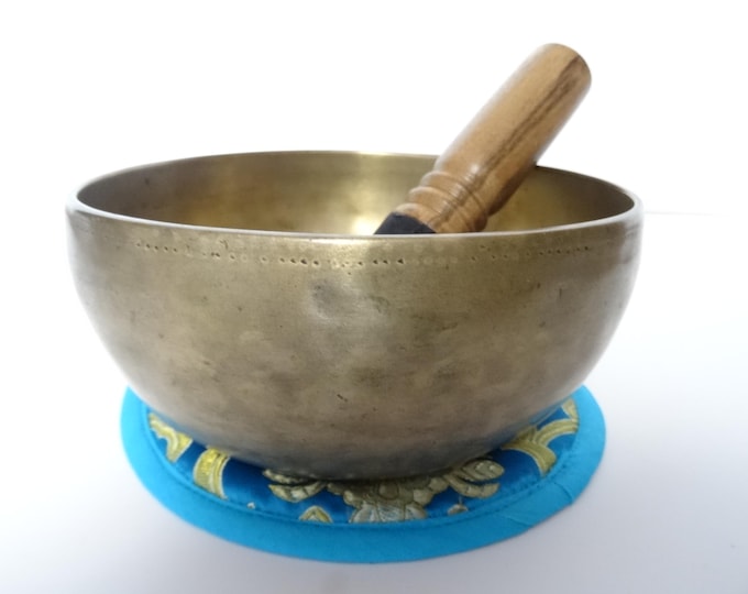 Antique Thadobati Tibetan Singing Bowl Hand Hammered Himalayan Meditation Sound Therapy C4