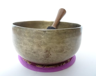 Antique, Tibetan Singing Bowl, Remuna, Himalayan Meditation, Sound Therapy, Healing, Note A#3