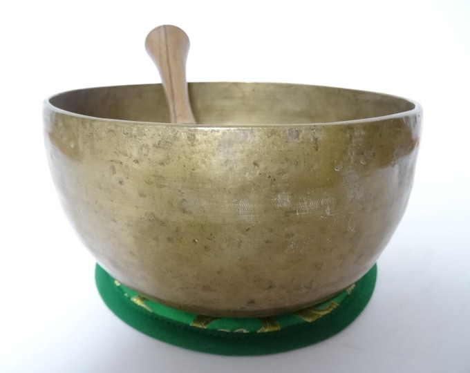 Antique Thadobati Tibetan Singing Bowl Hand Hammered Himalayan Sound Therapy F#3