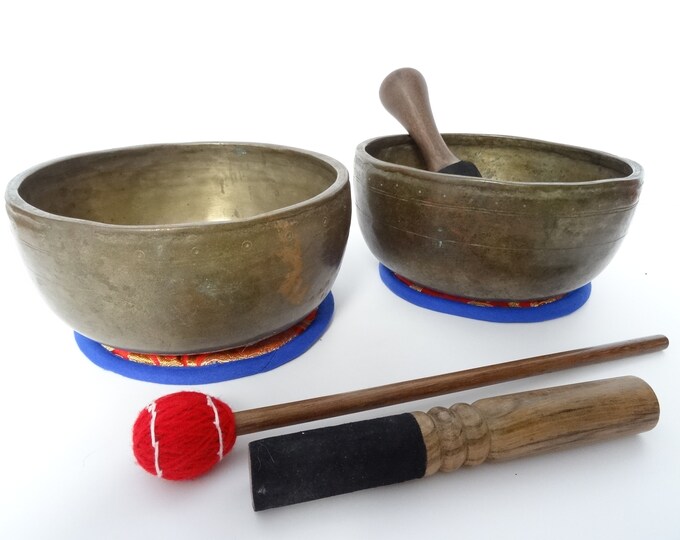 Pair of Rare Antique Ancient Thadobati Tibetan singing bowls meditation sound therapy healing D#4 E4