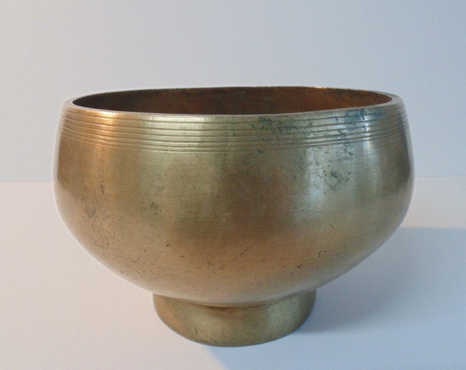 Antique old vintage Naga pedestal singing bowl meditation sound therapy healing buddhism Note C 4th octave