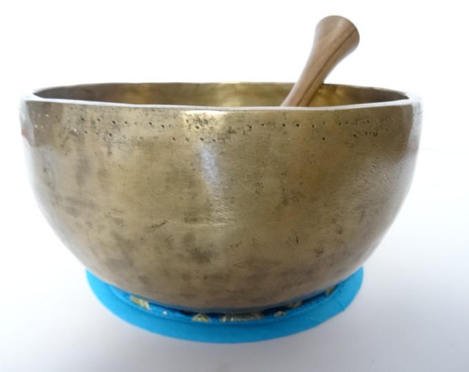 Antique Thadobati Tibetan Singing Bowl Hand Hammered Himalayan Meditation Sound Therapy C#4