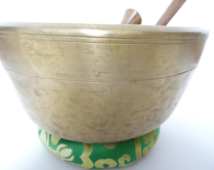 Large 8.75" Antique Shakti Singing Bowl Sound Therapy Healing Note F3