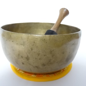 Antique Thadobati Tibetan Singing Bowl Hand Hammered Himalayan Meditation Sound Therapy G3