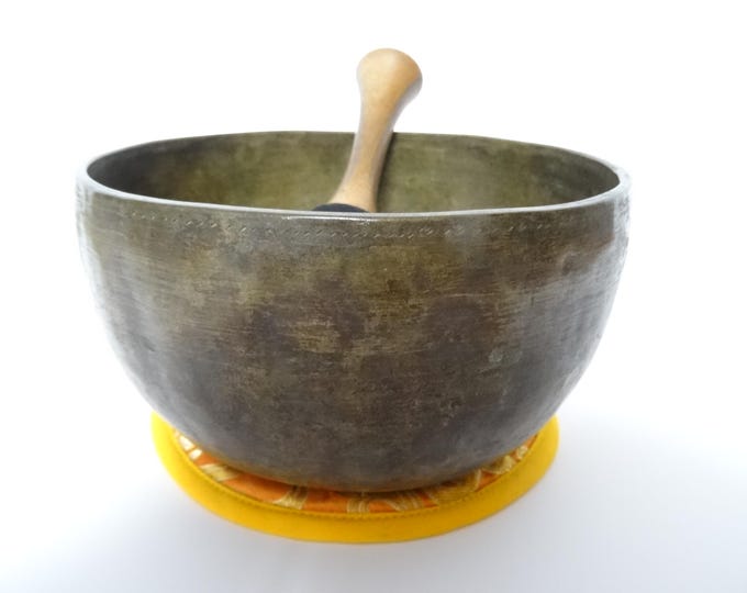 Antique Thadobati Tibetan Singing Bowl Hand Hammered Himalayan Meditation Sound Therapy B3