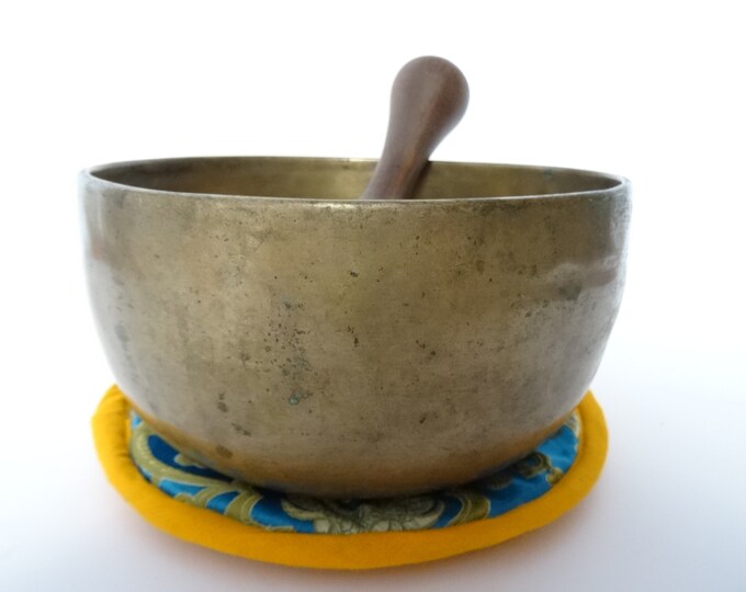 Large Antique Thadobati, Tibetan Singing Bowl, Hand Hammered, Himalayan, Sound Therapy, Yoga Meditation, Note G#3