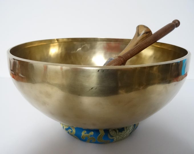 12.25" Very Large, New Sound Therapy, Tibetan Singing Bowl, Hand Made, Healing, Note F2, Heart