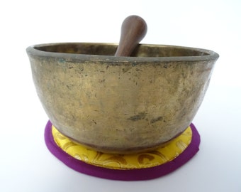 Antique Ghanteebati Singing Bowl Hand Hammered Himalayan Sound Therapy Note B3