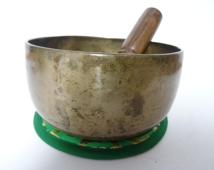 Antique Thadobati Tibetan Singing Bowl Hand Hammered Himalayan Sound Therapy F#3