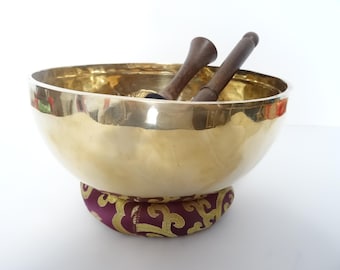 9.25" Tibetan Singing Bowl: Handmade Sound Therapy, Note D#3 Sacral