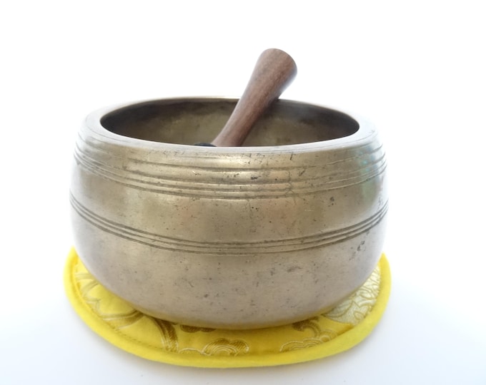 Antique Solfeggio Mani Tibetan singing bowl Himalayan meditation sound therapy healing buddhism Note E5