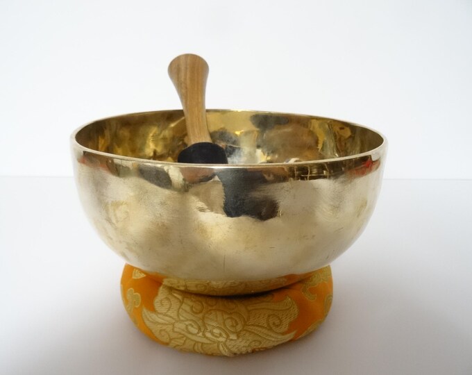 7" Large, New Sound Therapy, Tibetan Singing Bowl, Hand Made, Healing, Note G3, Throat