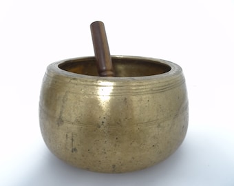 Antique Mani Tibetan singing bowl Himalayan meditation sound therapy healing buddhism Note G5
