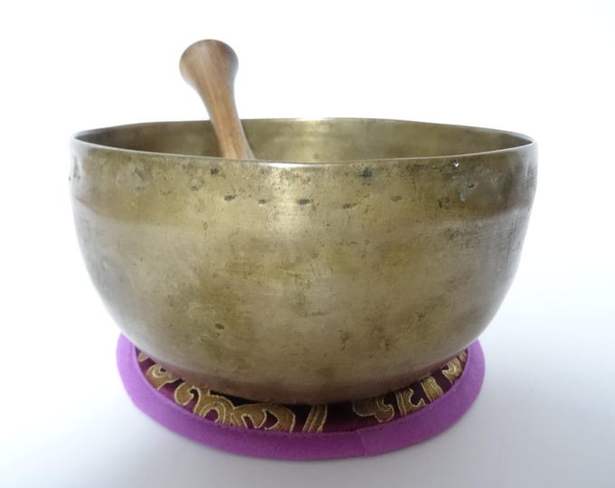 Antique Thadobati Tibetan Singing Bowl Hand Hammered Himalayan Meditation Sound Therapy F#3