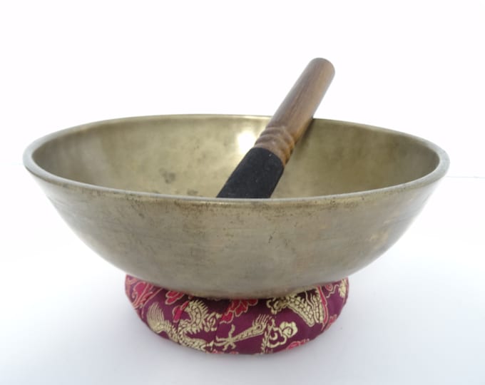 Large Antique Manipuri Tibetan Himalayan Singing Bowl Hand Made Meditation Sound Therapy Healing D3