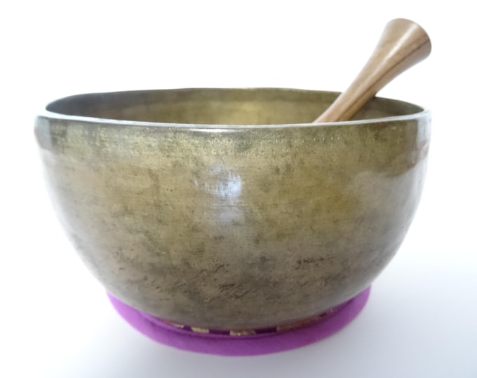 Antique Ancient Thadobati Tibetan Singing Bowl Hand Hammered Himalayan Meditation Sound Therapy A3