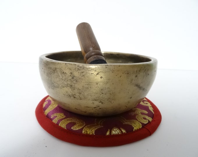Antique, Old, Thadobati Cup, Tibetan Singing Bowl, Hand Hammered Himalayan, Note G5 Throat