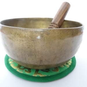 Antique Thadobati Tibetan Singing Bowl Hand Hammered Himalayan Meditation Sound Therapy C4