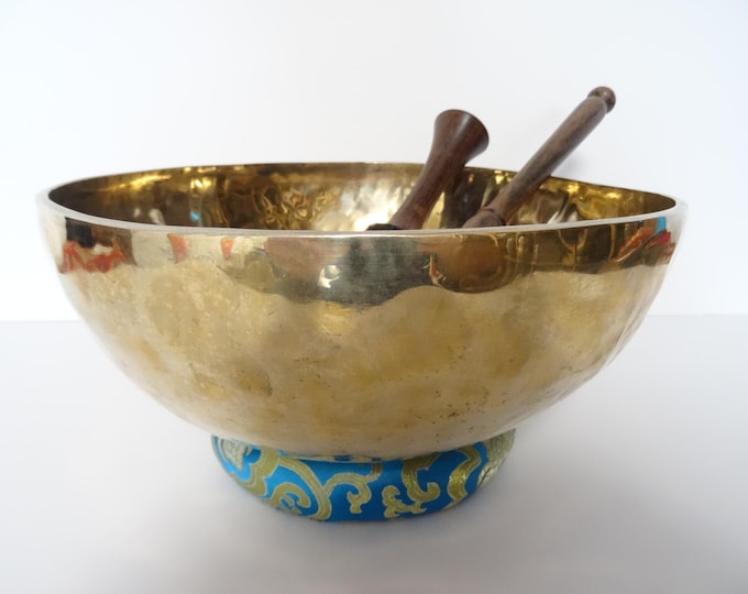 11" Large Hand-Made Tibetan Singing Bowl: Sound Therapy, Note A2