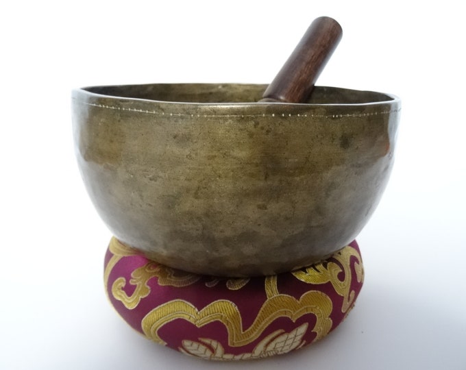 Antique Thadobati Tibetan Singing Bowl Hand Hammered Himalayan Meditation Sound Therapy B3