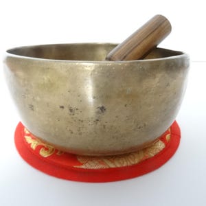 Antique Thadobati Tibetan Singing Bowl Hand Hammered Himalayan Meditation Sound Therapy D#4