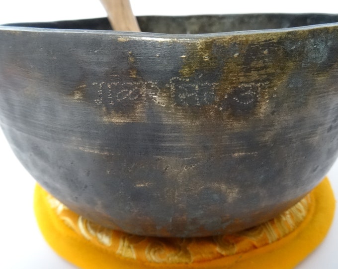 Large Inscribed Antique Thadobati Tibetan Singing Bowl Hand Hammered Himalayan Sound Therapy Note A3