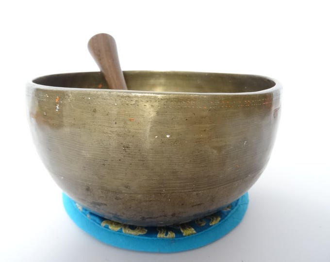 Large Antique 7.5" Thadobati Tibetan Singing Bowl Hand Hammered Himalayan Note C4
