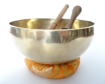 7.75" Large, New Sound Therapy, Tibetan Singing Bowl, Hand Made, Healing, Note F3, Heart