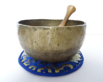 Antique Thadobati Tibetan Singing Bowl Hand Hammered Himalayan Meditation Sound Therapy A3