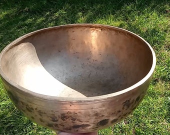 Antique Jambati Singing Bowl 11.5": Himalayan Sound Therapy, Note F#2