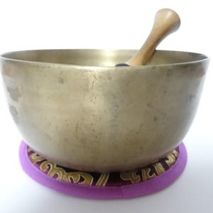 Antique Thadobati Tibetan Singing Bowl Hand Hammered Himalayan Meditation Sound Therapy F3