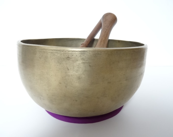 Antique, Tibetan Singing Bowl, Remuna, Himalayan Meditation, Sound Therapy, Healing, Note F3