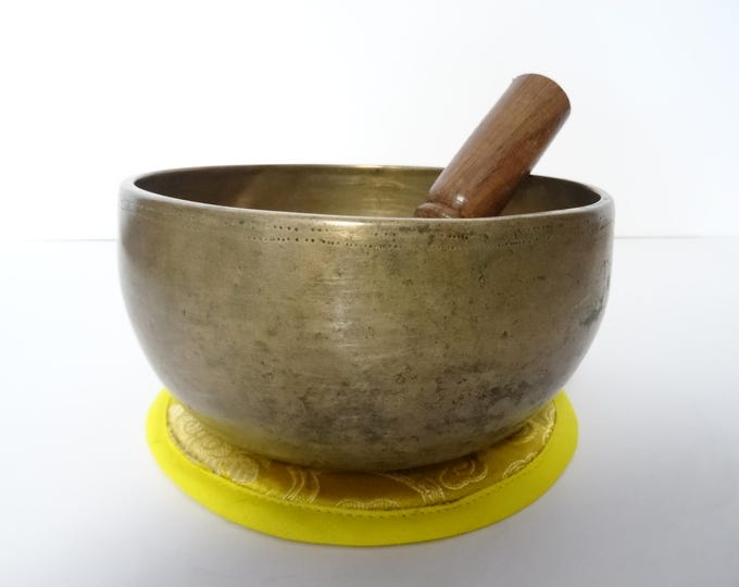 Antique Thadobati Tibetan Singing Bowl Hand Hammered Himalayan Meditation Sound Therapy B3