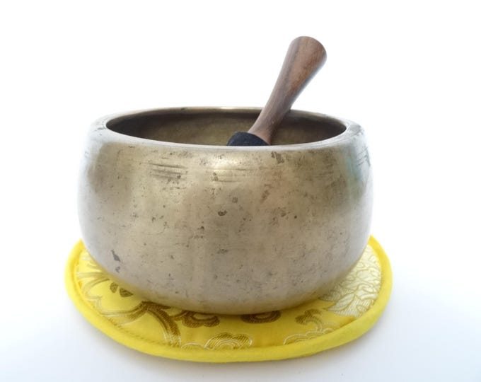 Antique Solfeggio Mani Tibetan singing bowl Himalayan meditation sound therapy healing buddhism Note F#5