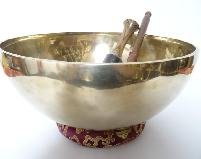 13.25" Large, New Sound Therapy, Tibetan Singing Bowl, Hand Made, Healing, Note D2, Sacral