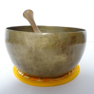 Antique Thadobati Tibetan Singing Bowl Hand Hammered Himalayan Meditation Sound Therapy G#3