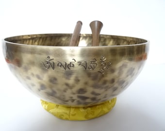 Full Moon Tibetan Singing Bowl: 11.25" Note A2, Sound Therapy