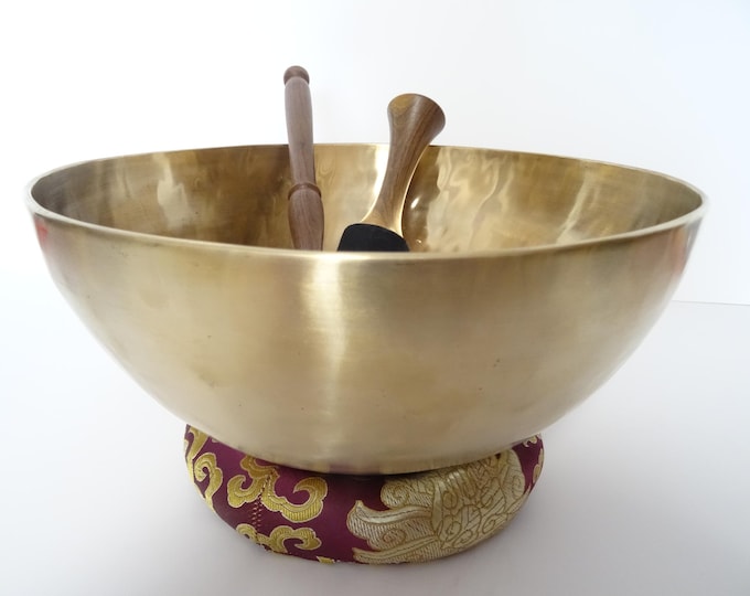 11" Large, New Sound Therapy, Tibetan Singing Bowl, Hand Made, Healing, Note F2, Heart