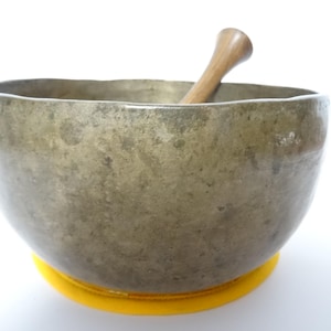 Antique Thadobati Tibetan Singing Bowl Hand Hammered Himalayan Meditation Sound Therapy G#3