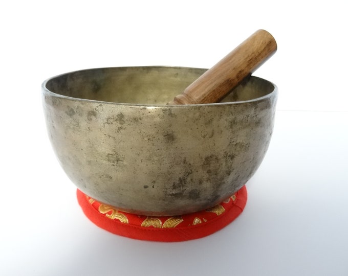 Antique Thadobati Tibetan Singing Bowl Hand Hammered Himalayan Sound Therapy G#3